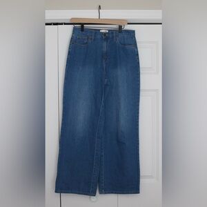 Wide legged jeans